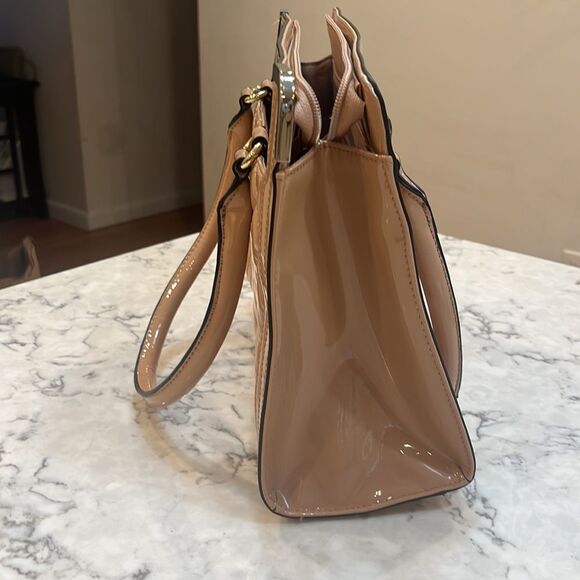 Apt 9 Tan Rose Gold Quilted Handbag Faux Leather Gold Turnlock Purse - Picture 5 of 9